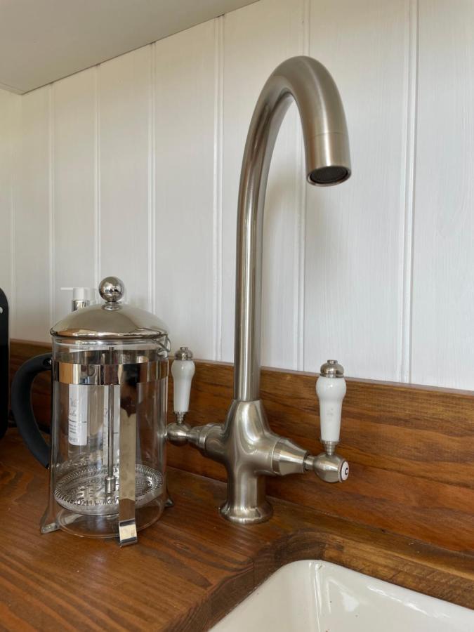 Cobo Cottage Chichester Bagian luar foto